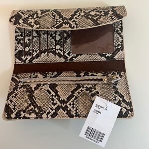 NWT Women’s snakeskin wallet